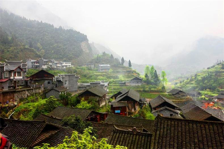 湘约芙蓉镇- 凤凰古城 张家界  芙蓉镇、土司城、 韶山、天门山双卧6日游-第6张图片-河南中青旅行社【官方网站】-郑州旅行社-河南中青旅官网-河南旅行社-河南出发-郑州出发，0371-88881500